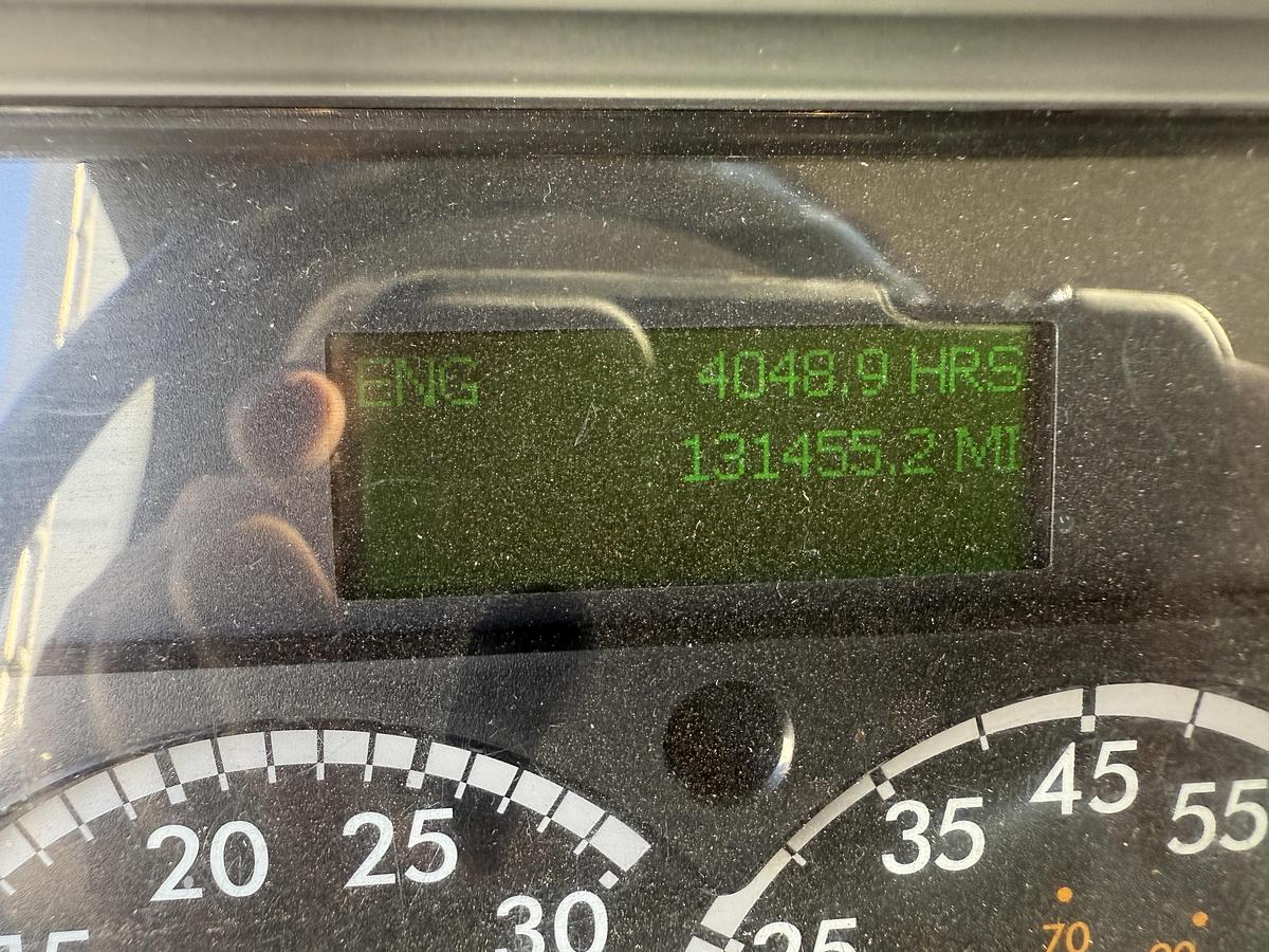 Used 2021 Freightliner 26' M2 106