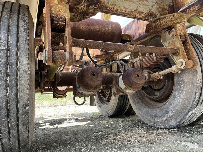 Used 1980 Heil Pneumatic Trailer