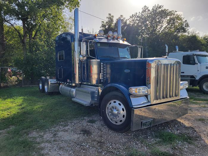 Used 2023 Peterbilt 389