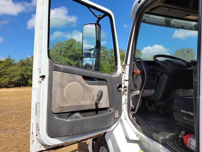 Used 2008 VOLVO Dump Truck