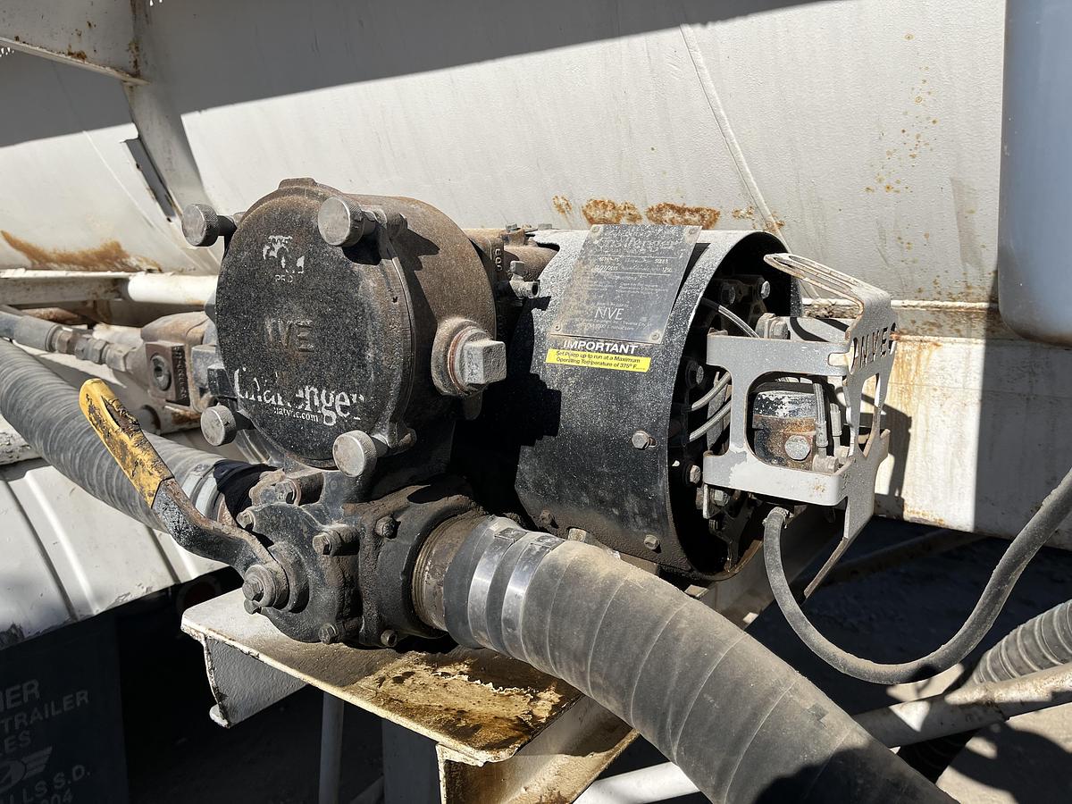 Used 2016 Troxell Vac Tank Trailer