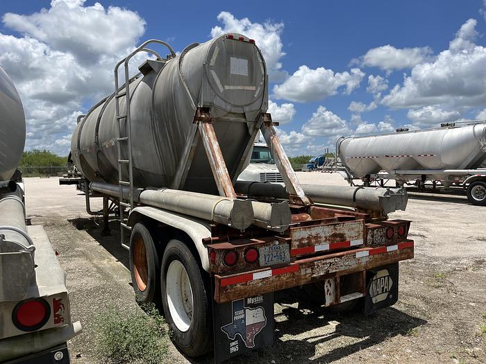 Used 1980 Heil Pneumatic Trailer