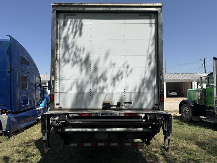 Used 2019 Freightliner 26' M2