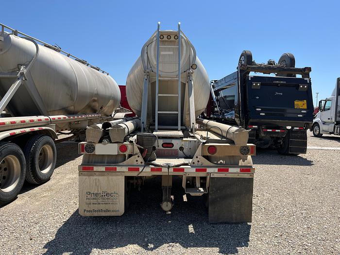 Used 2011 Heil Pneumatics