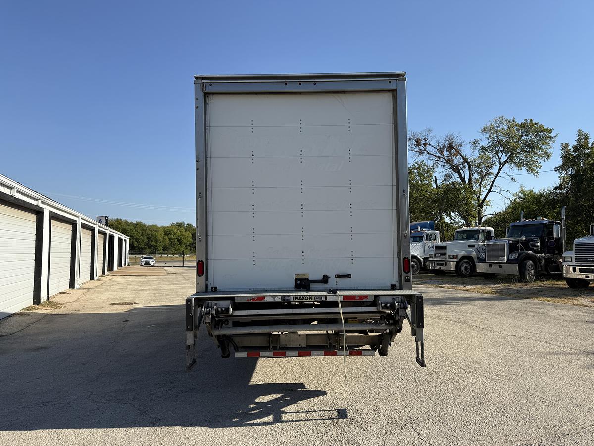 Used 2021 Freightliner 26' M2 106