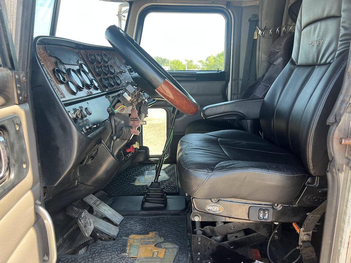 Used 2005 Peterbilt 379 EXHD