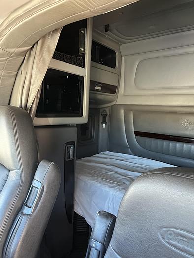 Used 2019 Peterbilt 389 Sleeper