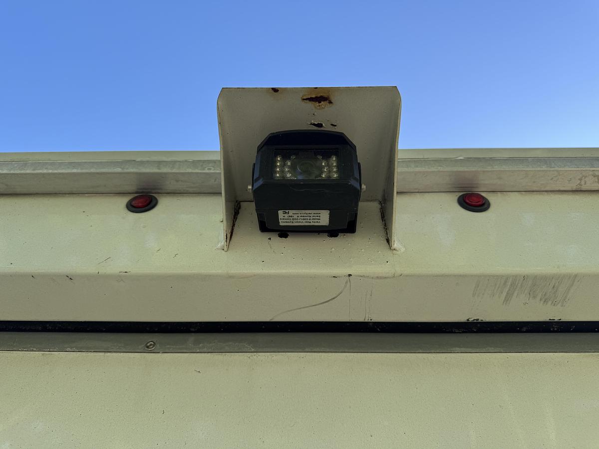 Used 2021 Freightliner 26' M2