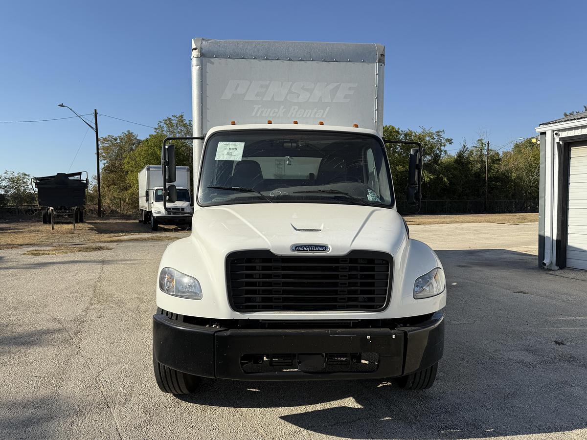 Used 2021 Freightliner 26' M2 106