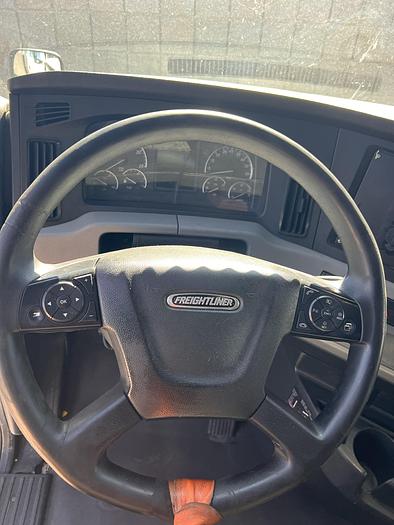 Used 2018 Freightliner Cascadia 125