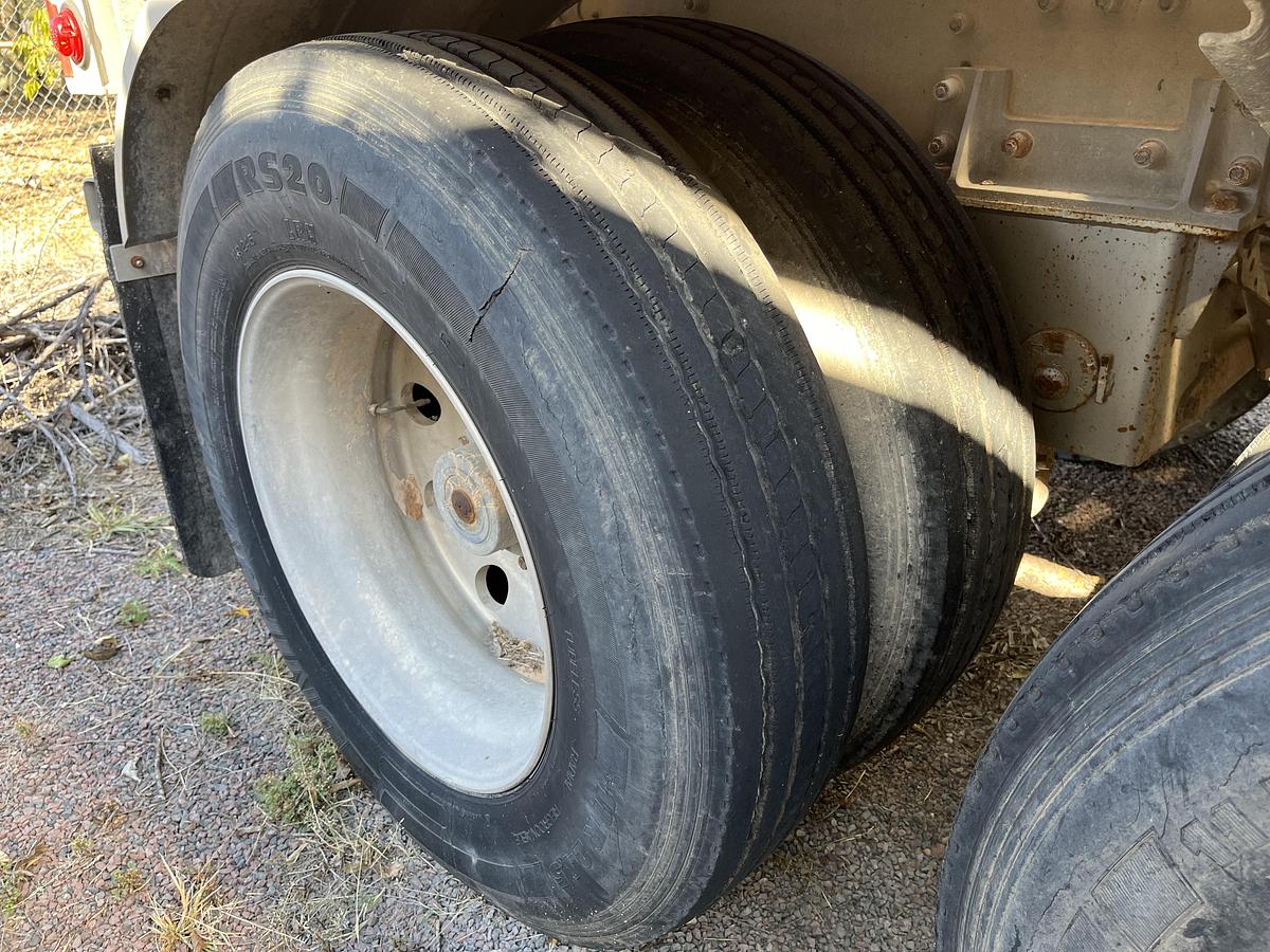 Used 2012 Heil 1040 Pneumatic Trailers