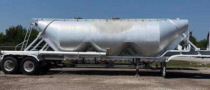 Used 2012 Vantage 1000 cu.ft.