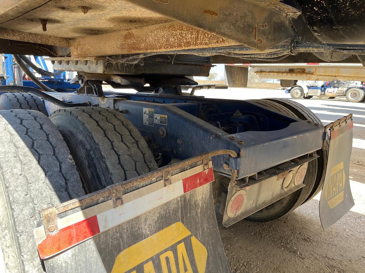 Used 2015 Peterbilt 365 Sleepers