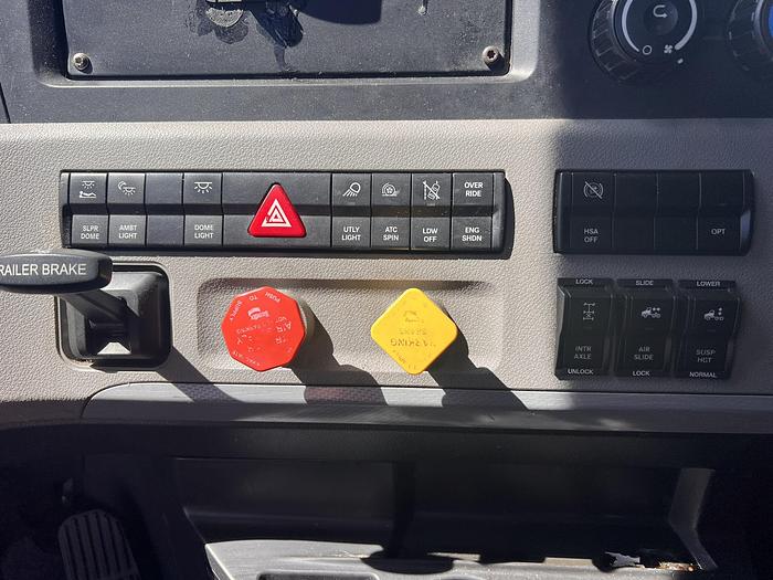 Used 2018 Freightliner Cascadia 125