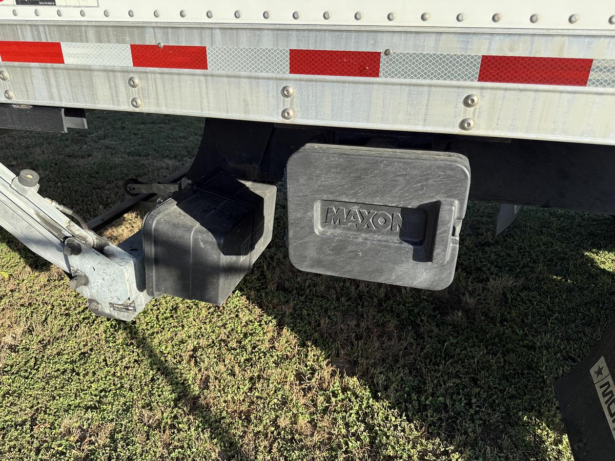 Used 2021 Freightliner 26' M2