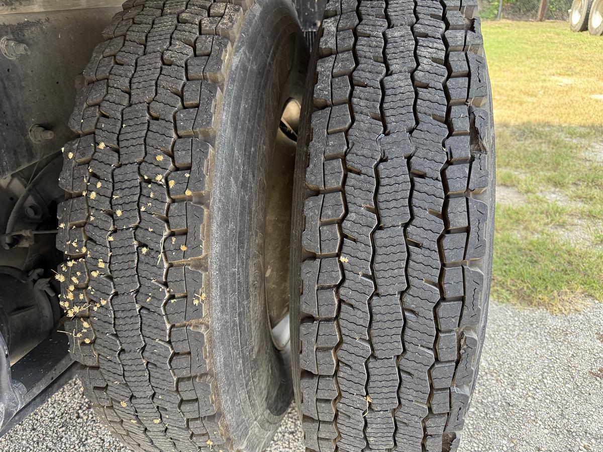 Used 2020 Freightliner M2 106