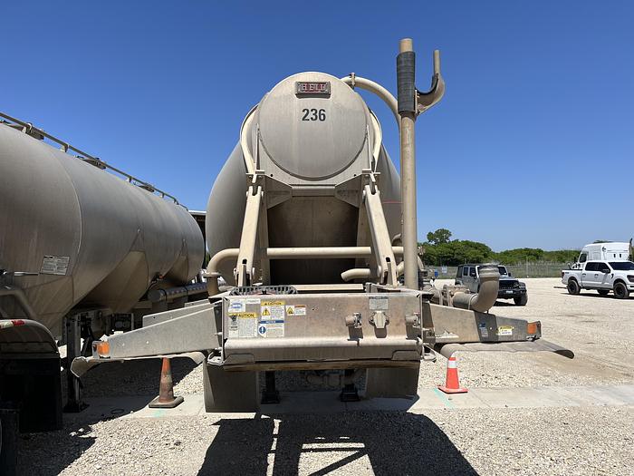 Used 2013 Heil Pneumatic