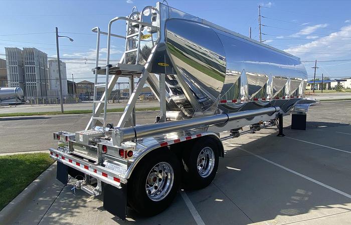 2024 J&L Food Grade Pneumatic Trailer