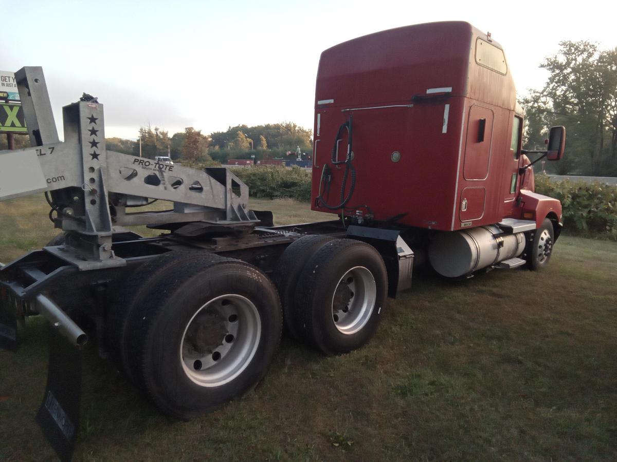 Used 2004 Kenworth T600 Sleeper