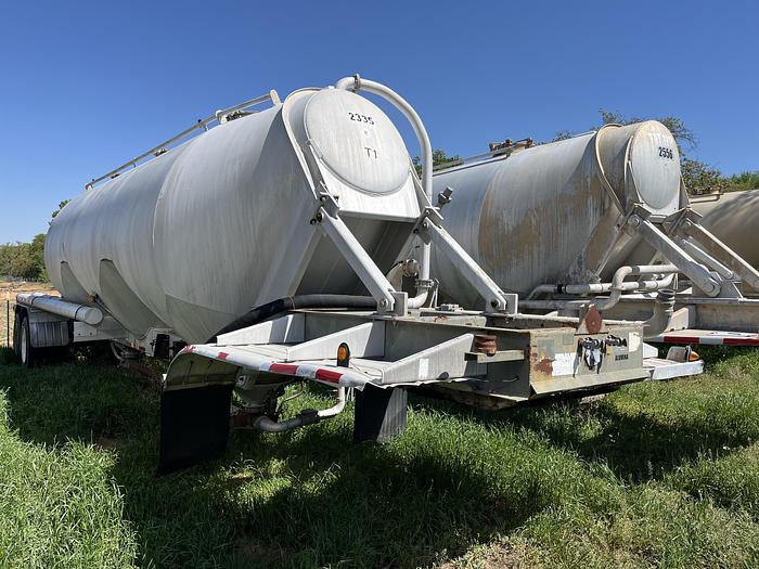 Used 2000 Polar Pneumatic Trailer