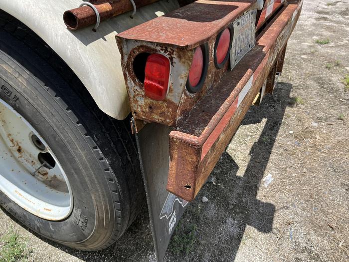 Used 1980 Heil Pneumatic Trailer