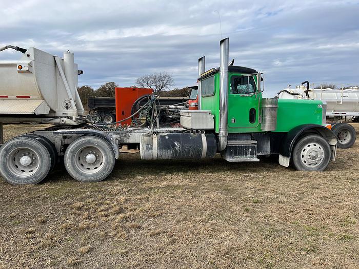 Used 1993 Peterbilt 379 Day Cab