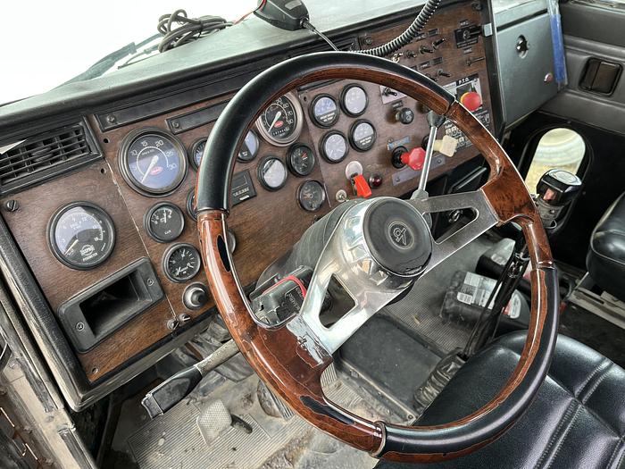 Used 1989 Peterbilt 378 Day Cab