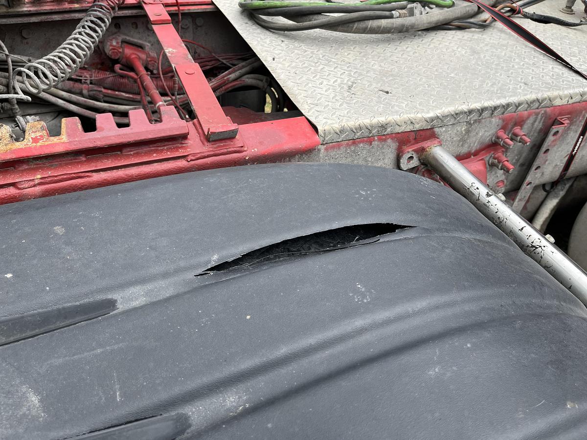 Used 2011 Freightliner Coronado 122SD Day Cab