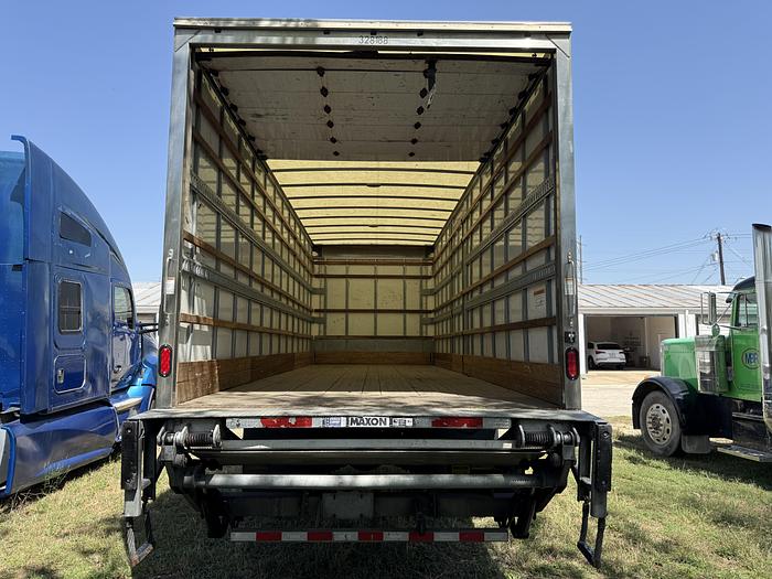 Used 2019 Freightliner 26' M2
