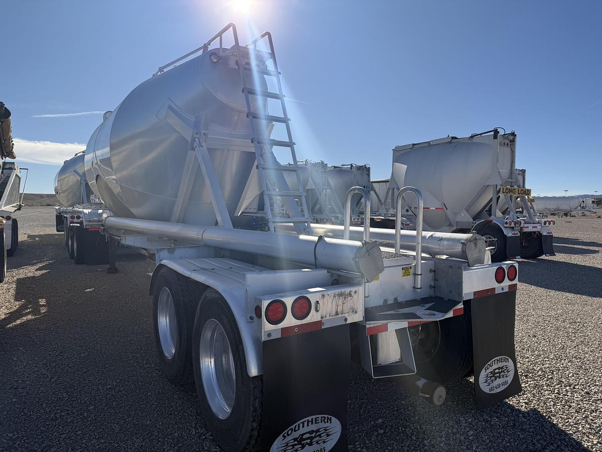 Used 2020 Southern Weld Pneumatic Trailers