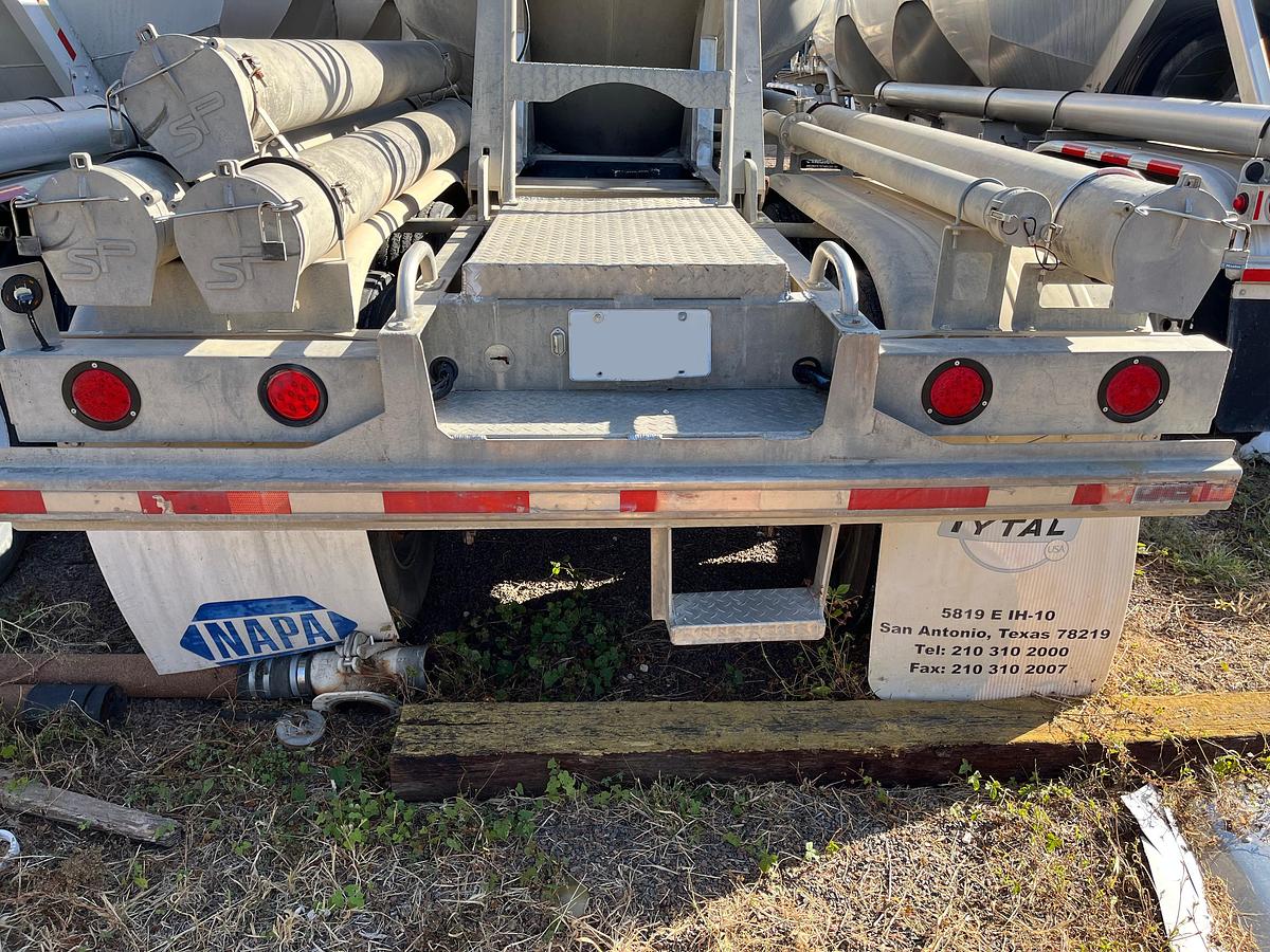 Used 2015 Tytal 1060 Pneumatic Trailer