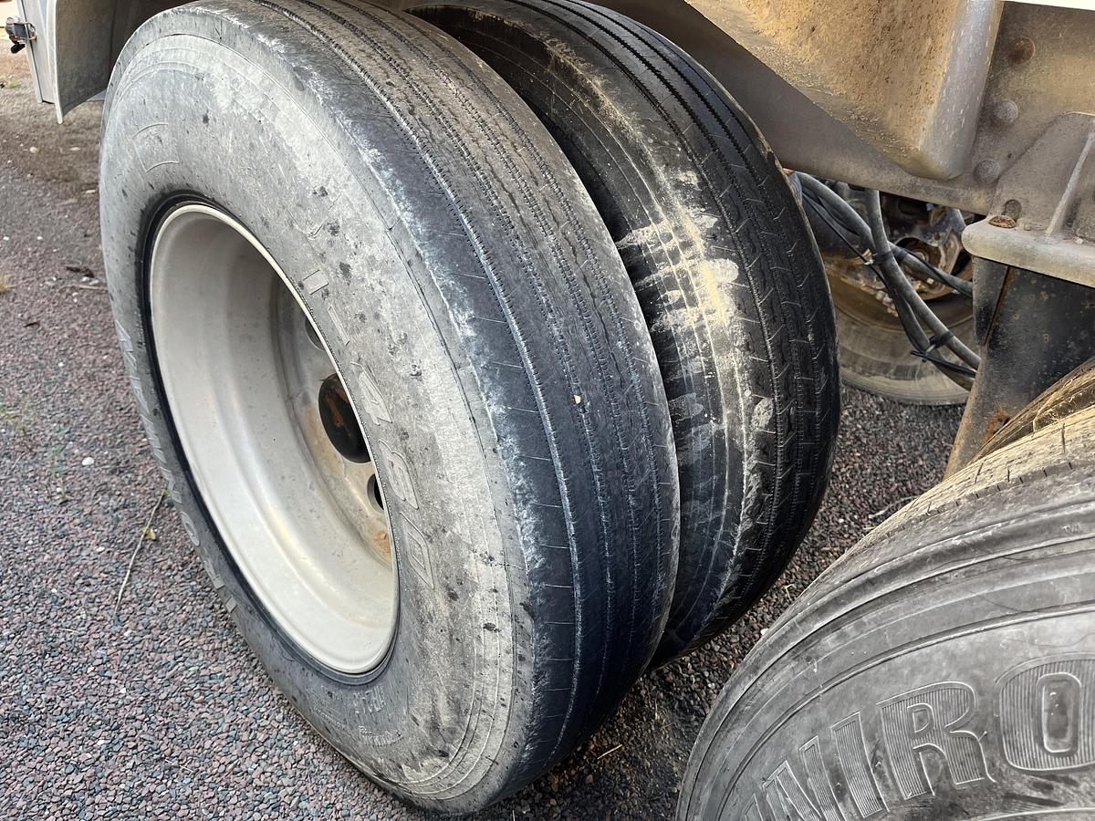 Used 2011 Polar Pneumatic Trailer