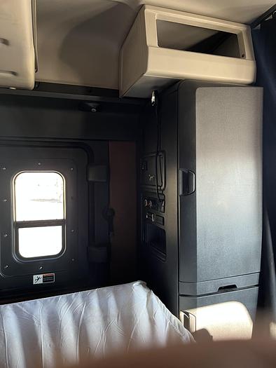 Used 2020 Freightliner CA126 Sleeper
