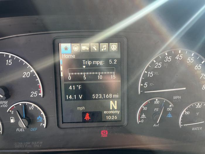 Used 2020 Freightliner CA126 Sleeper