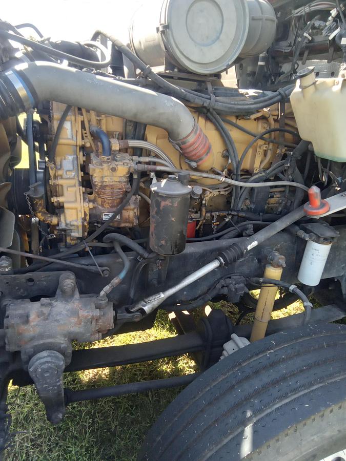 Used 2004 Kenworth T600 Sleeper