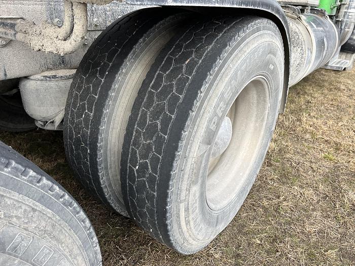 Used 1993 Peterbilt 379 Day Cab