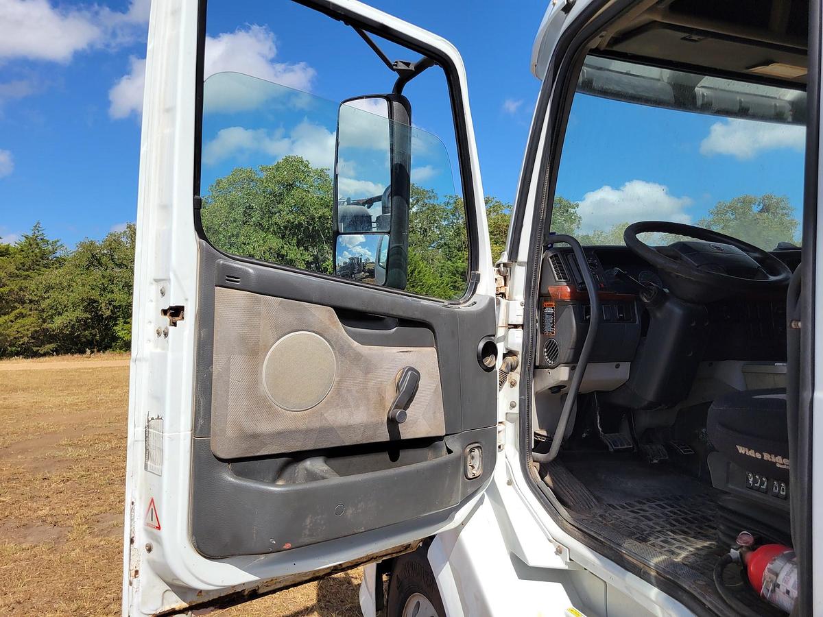Used 2008 Volvo VNL64T300 Dump Truck