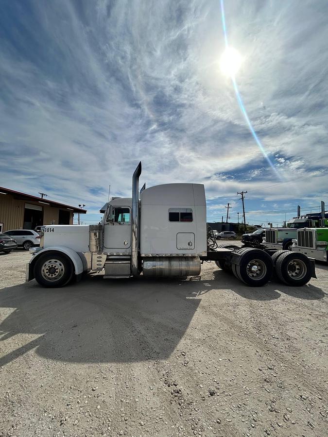 Used 2004 Peterbilt 379