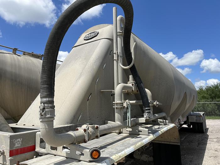 Used 2012 Mac 1050 cu.ft.