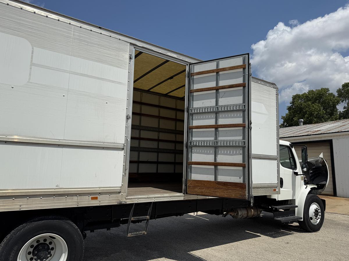 Used 2020 Freightliner M2 106