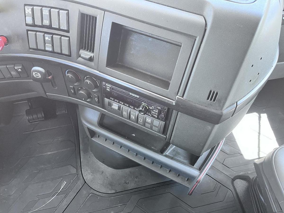 Used 2021 Volvo 760 Sleeper