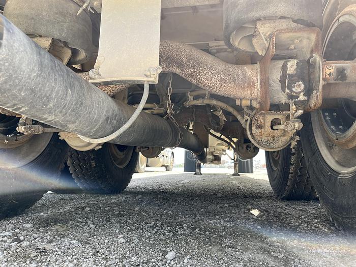 Used 2012 Mac 1050 cu.ft.