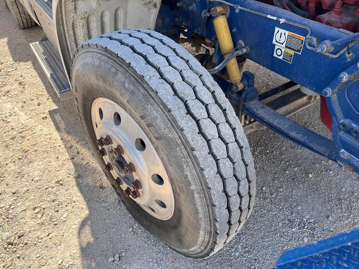 Used 2012 Peterbilt 365 Winch Truck