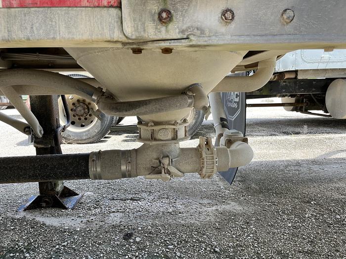 Used 2012 Mac 1050 cu.ft.