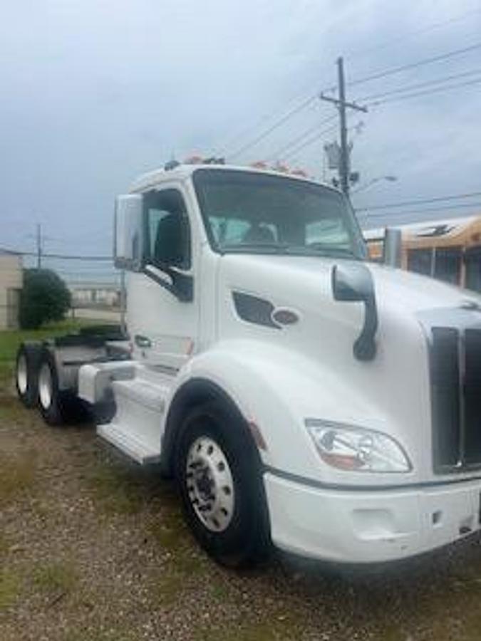 Used 2019 Peterbilt 579 Day Cab