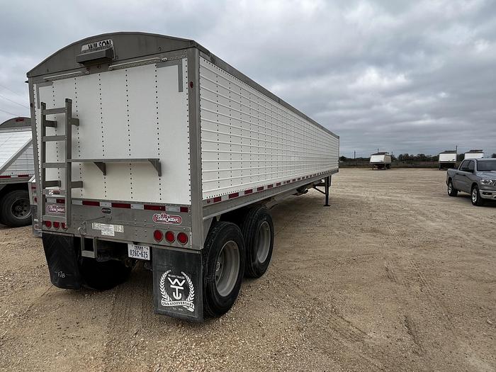 Used 2016 Wilson Sand Trailer