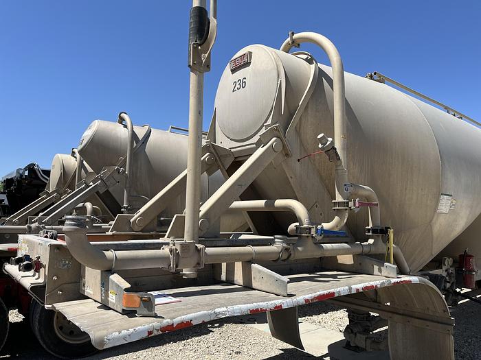 Used 2013 Heil Pneumatic