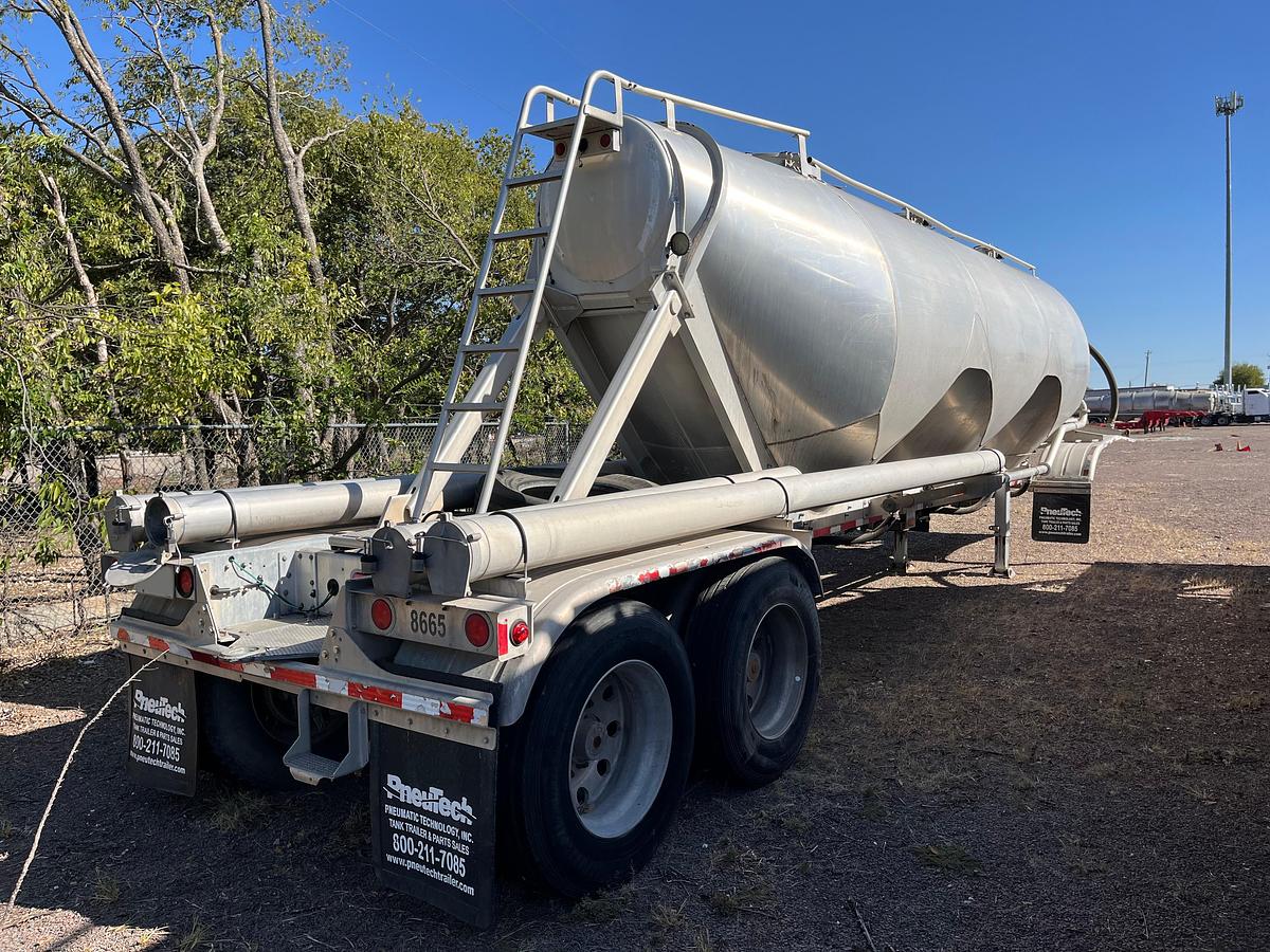 Used 2012 Heil 1040 Pneumatic Trailers