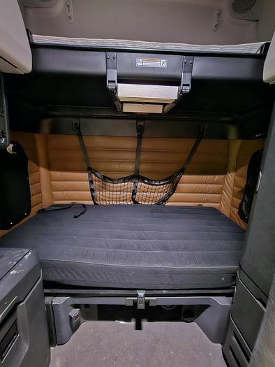 Used 2024 Freightliner Cascadia PT126 Sleeper