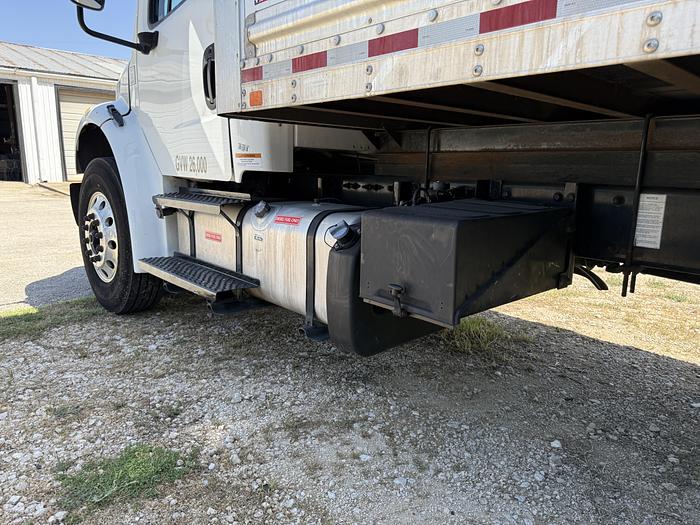 Used 2019 Freightliner 26' M2